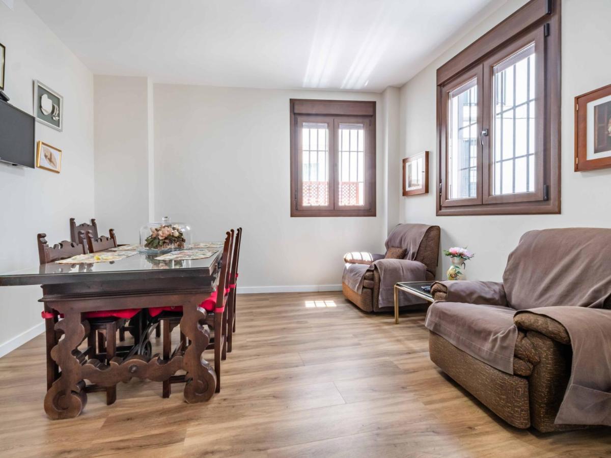 2 Bedrooms 2 Bathrooms - Triana- *