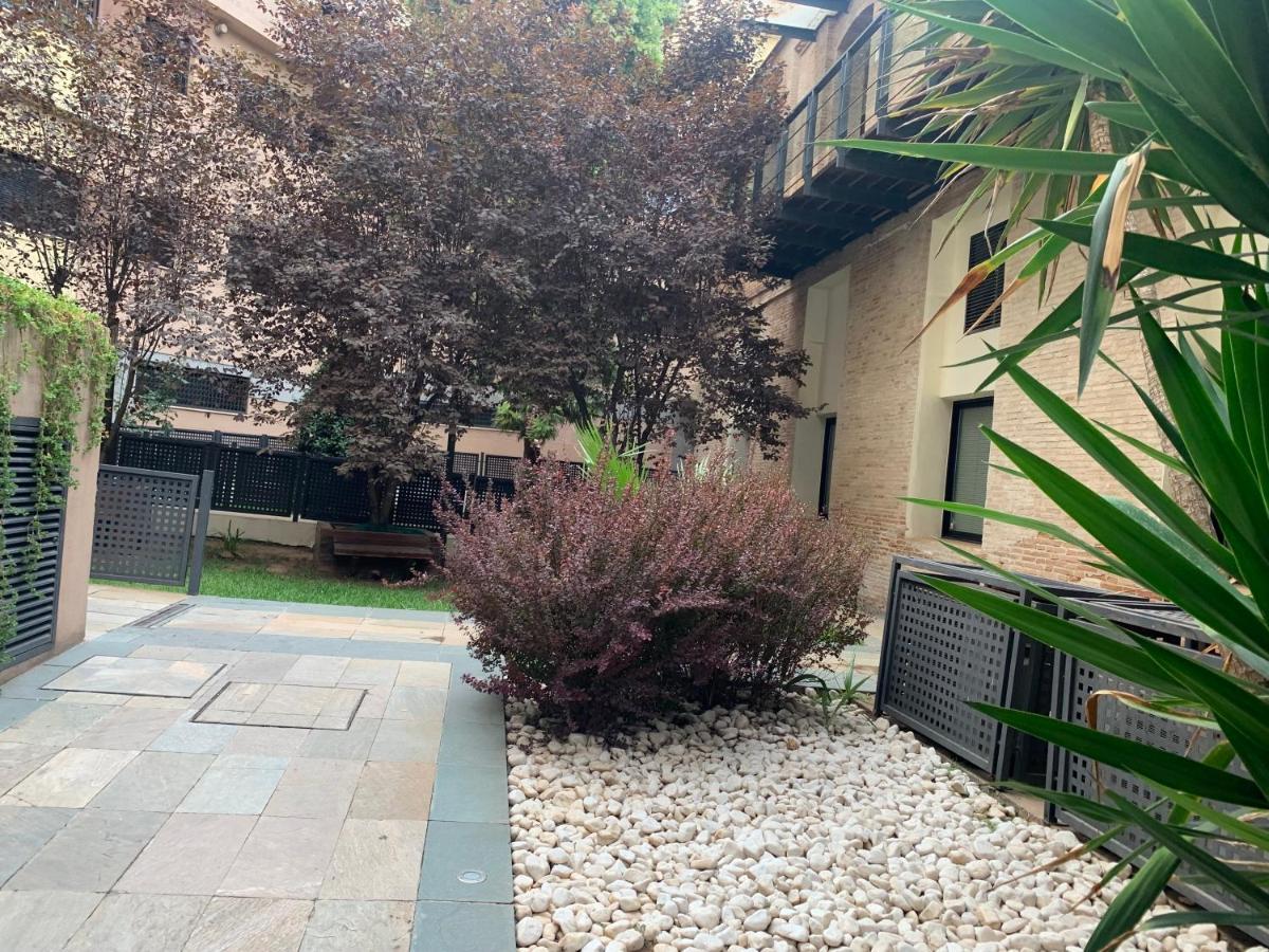 Proximo Al Centro De 2 Con Piscina. Sevilla
