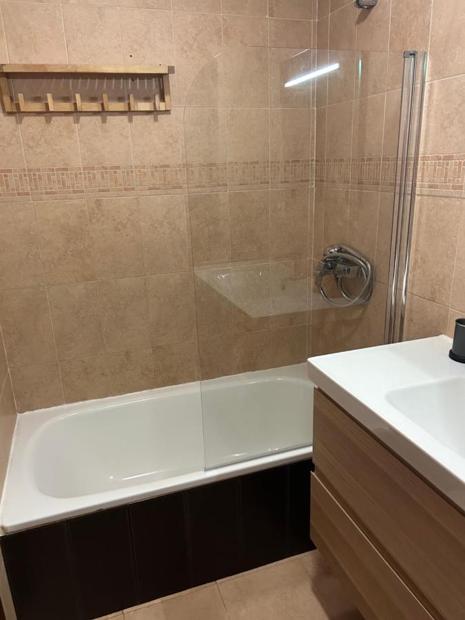 Proximo Al Centro De 2 Con Piscina. Sevilla