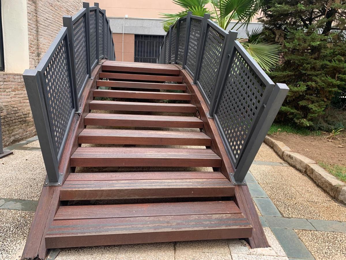 Proximo Al Centro De 2 Con Piscina. Sevilla