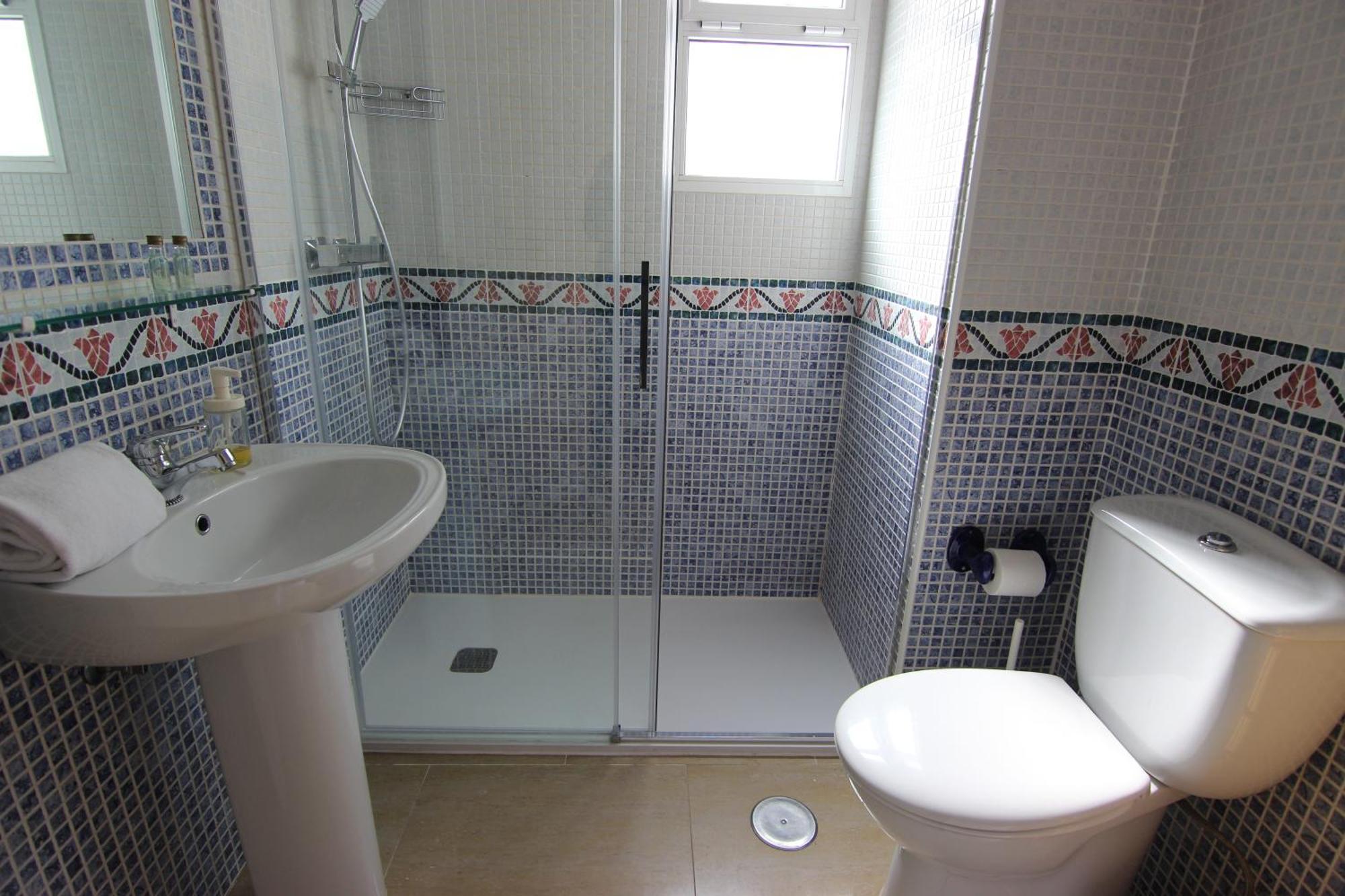 Rentalsevilla Espacioso Apartamento En La Alameda De Hercules Con Parking Apartamento Sevilla