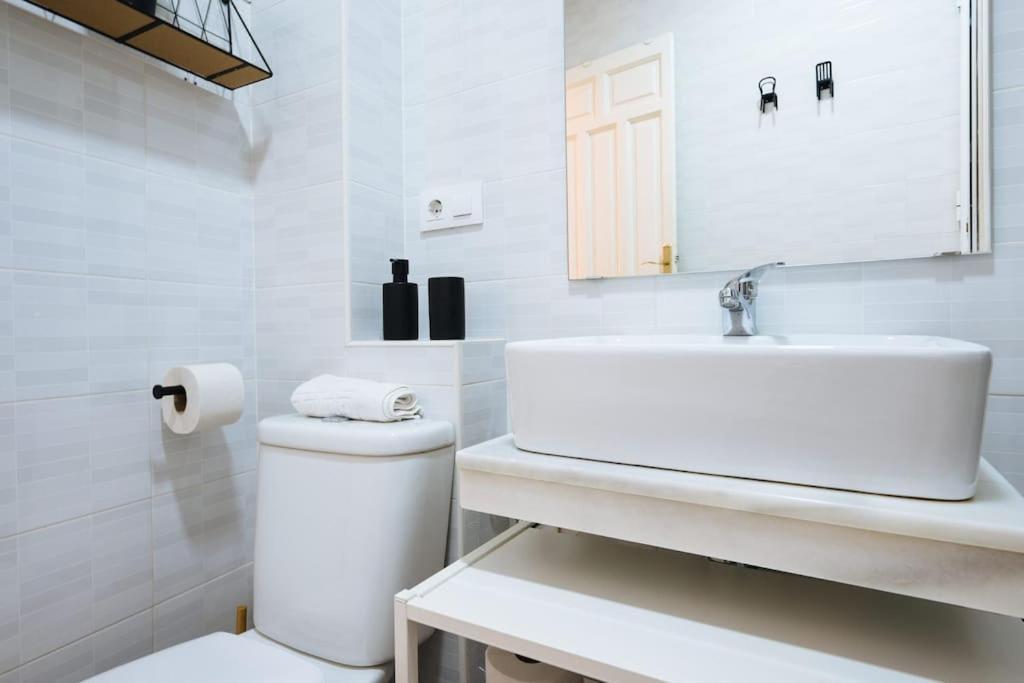 Andalusian Flavour In Heart Of * 4'giralda Apartment Seville