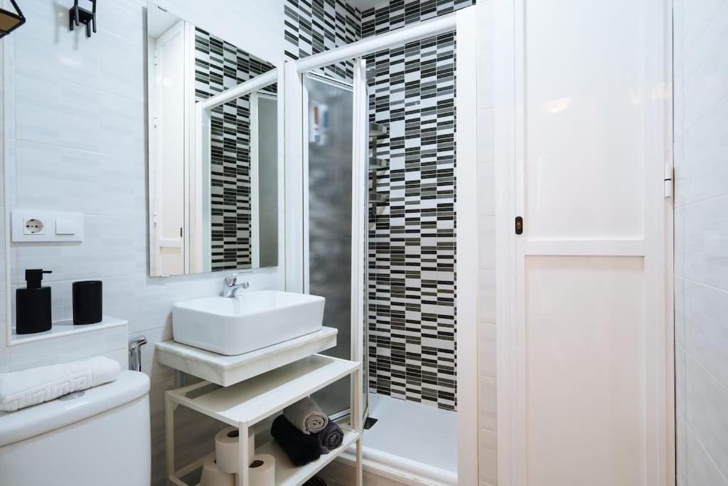 Andalusian Flavour In Heart Of * 4'giralda Apartment *