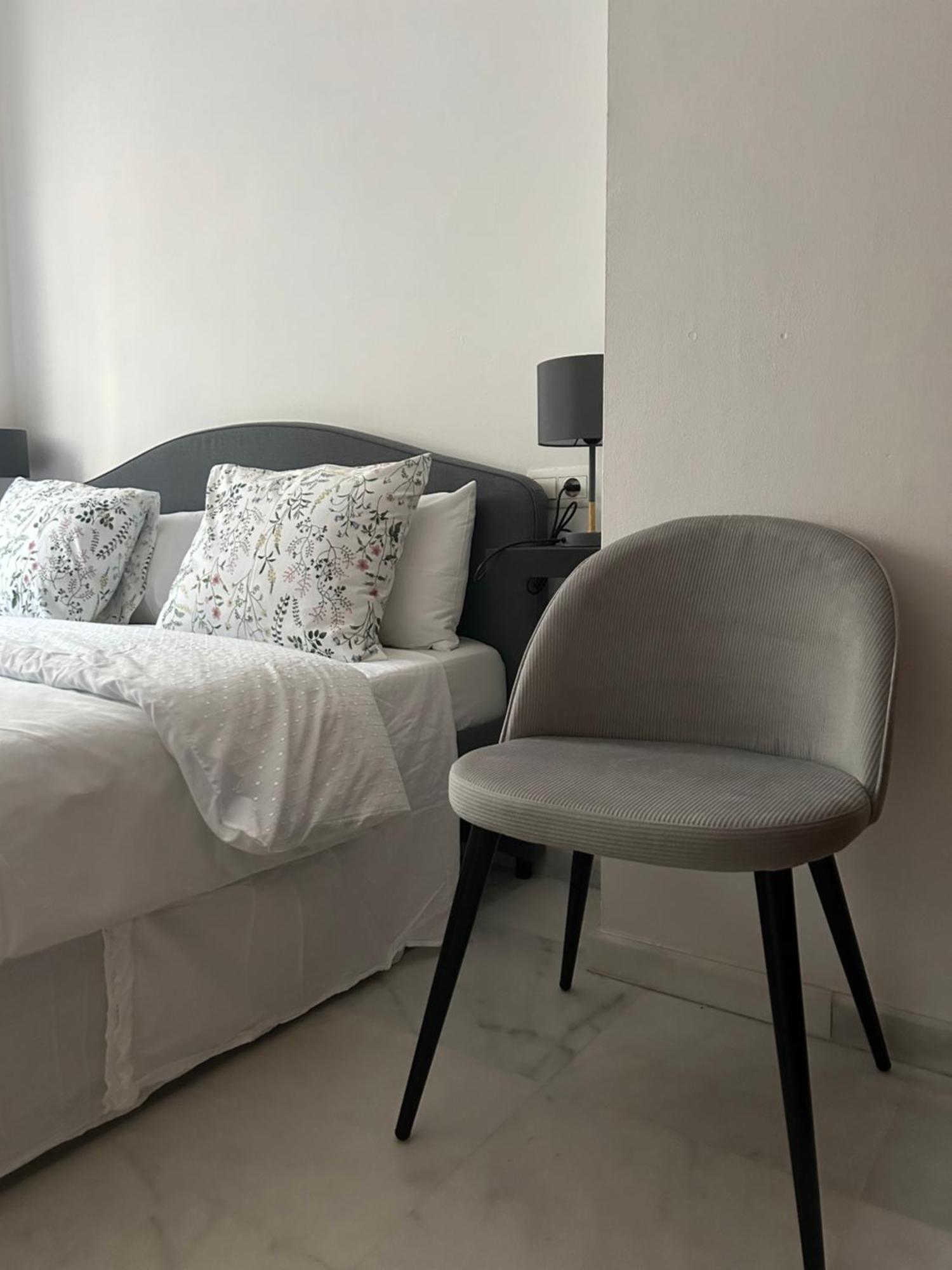 Proximo Al Centro De 2 Con Piscina. Apartamento