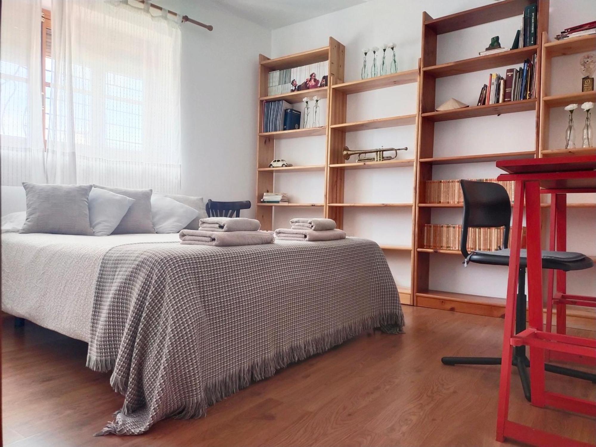 Preciosa Casa Grande Con Patio En 8pax Сasa de vacaciones *