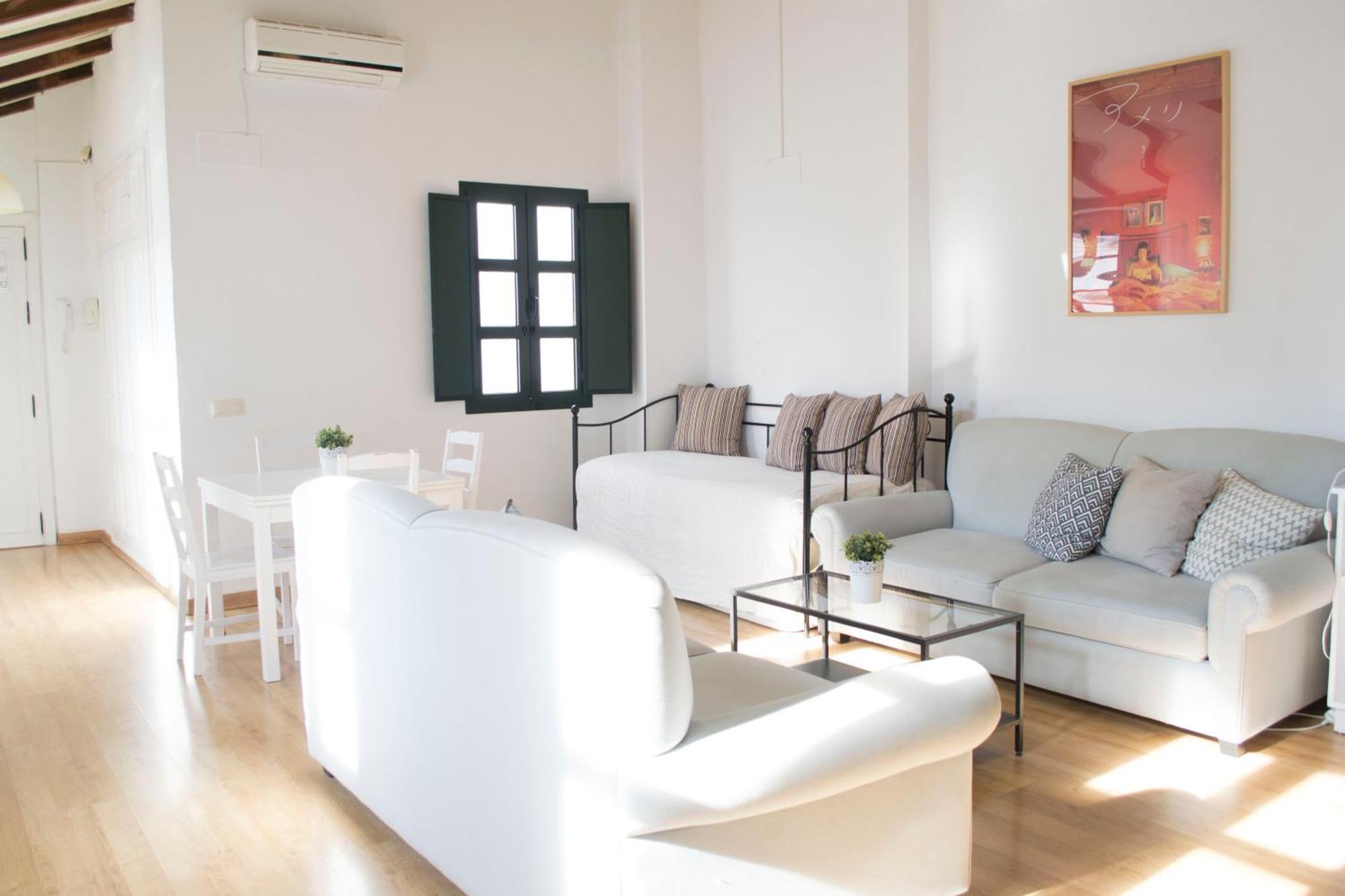 Casas Y Patios De *