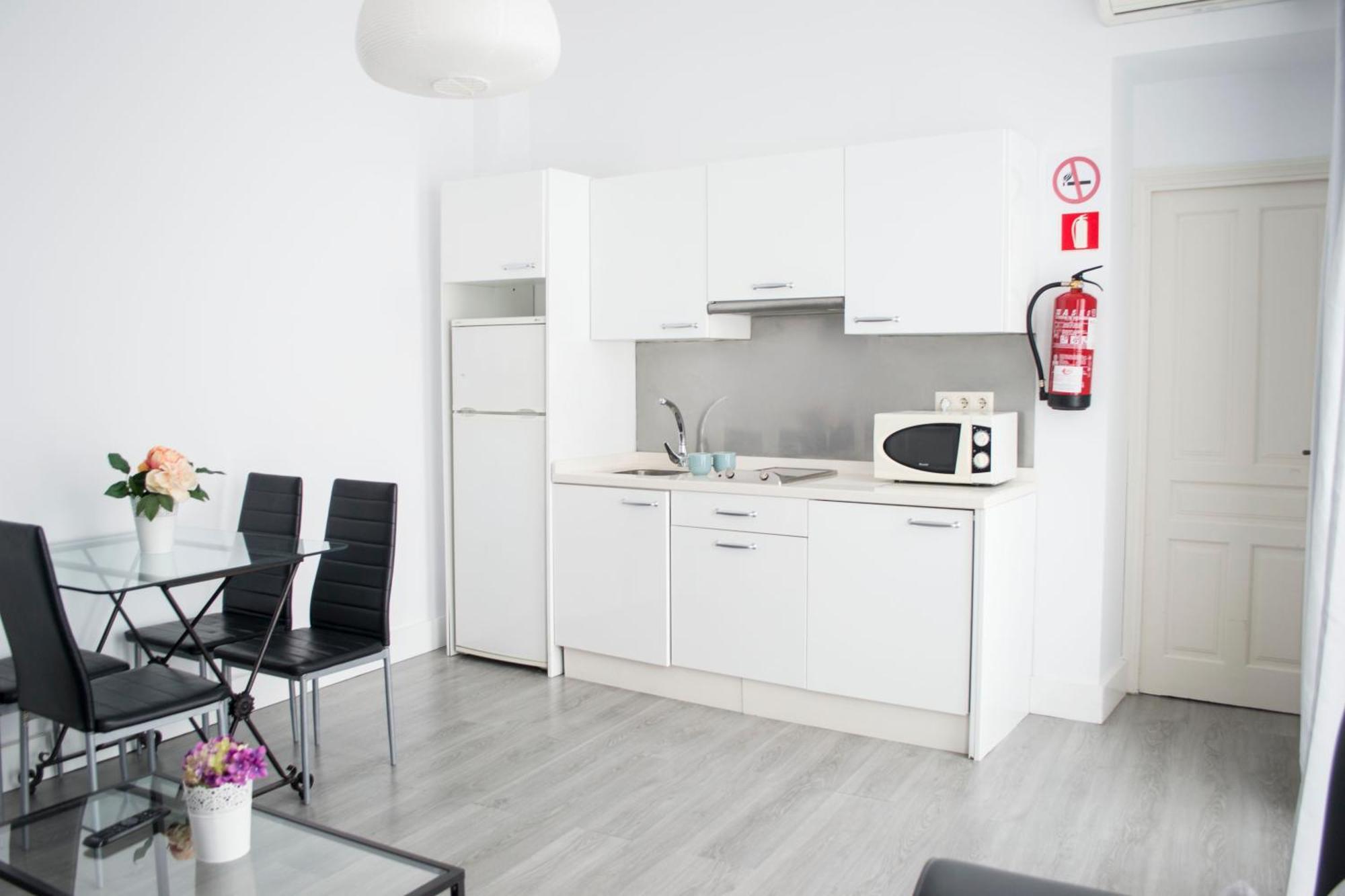 Casas Y Patios De Seville