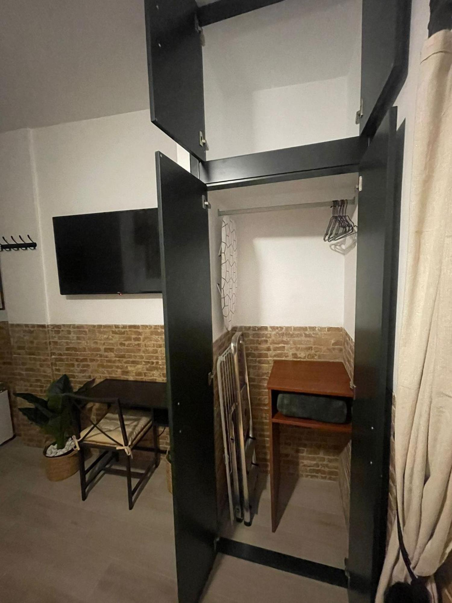Canal Urban Apartment Seville