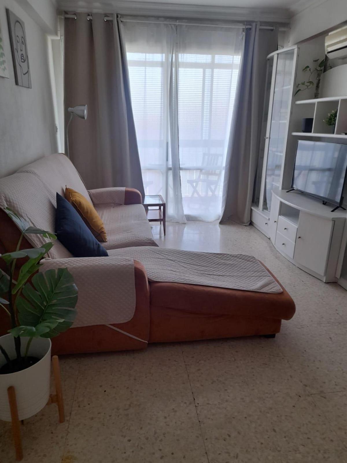 Cozy Next To Center Apartment Seville