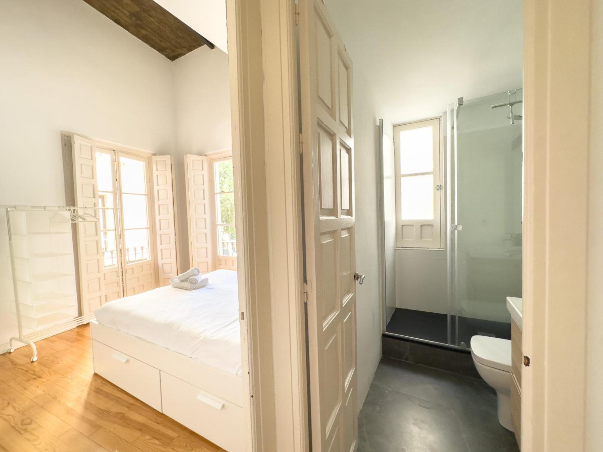 Stylish 1br Apt, Ac, Near Sight, Private Parking Opt Seville