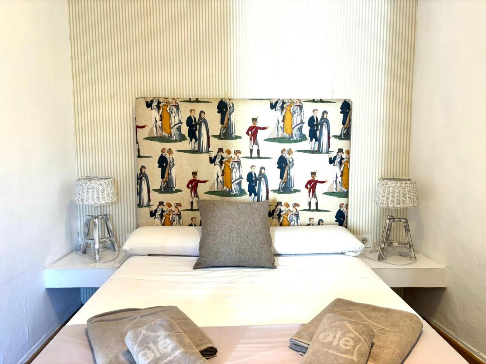 Plaza De Santa Cruz Apartment *