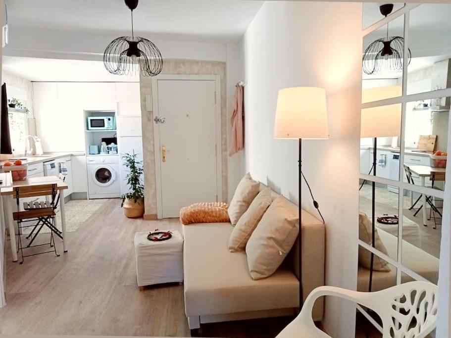 2bdr Y 1 Salon Bonito Y Practico En La Muralla Seville
