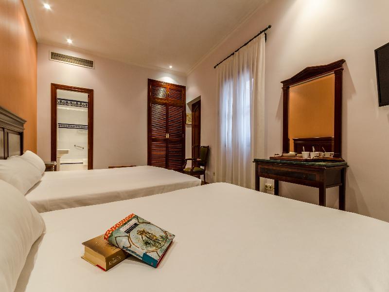 Baco Hotel 2*