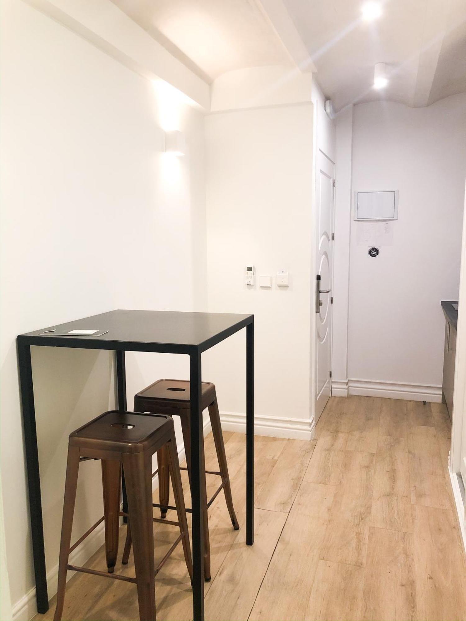 Hom Apartment