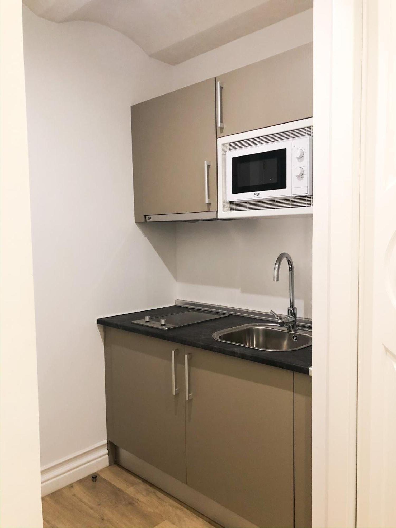 Hom Apartment *