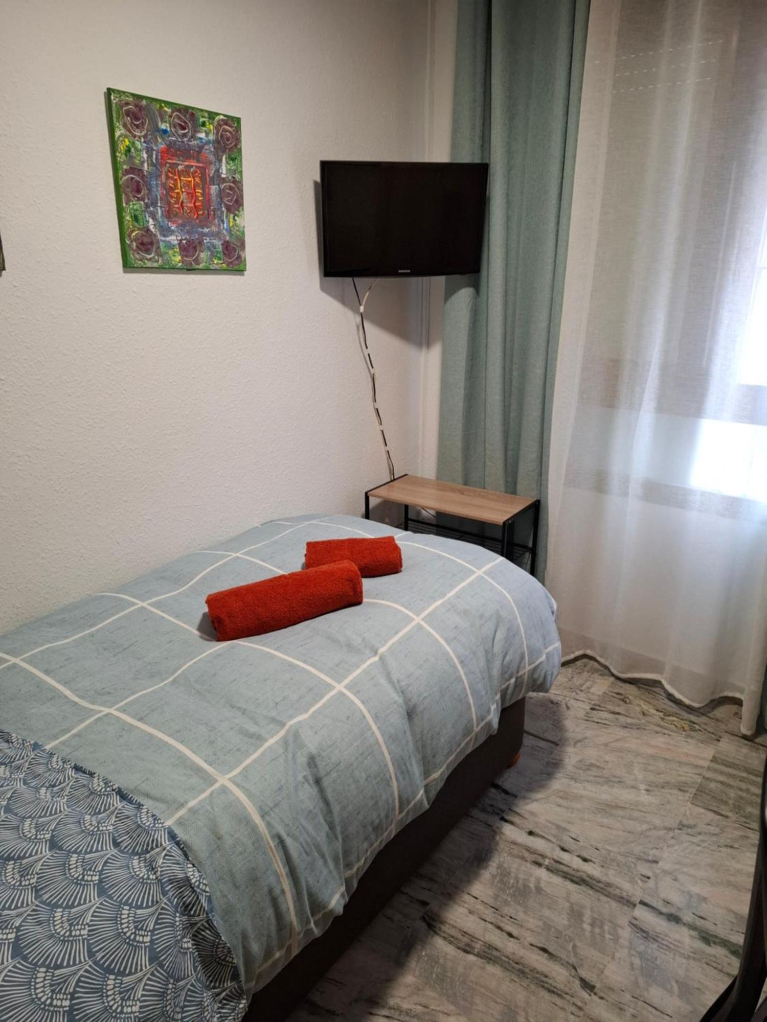 Particular Con Bano Privado * Seville