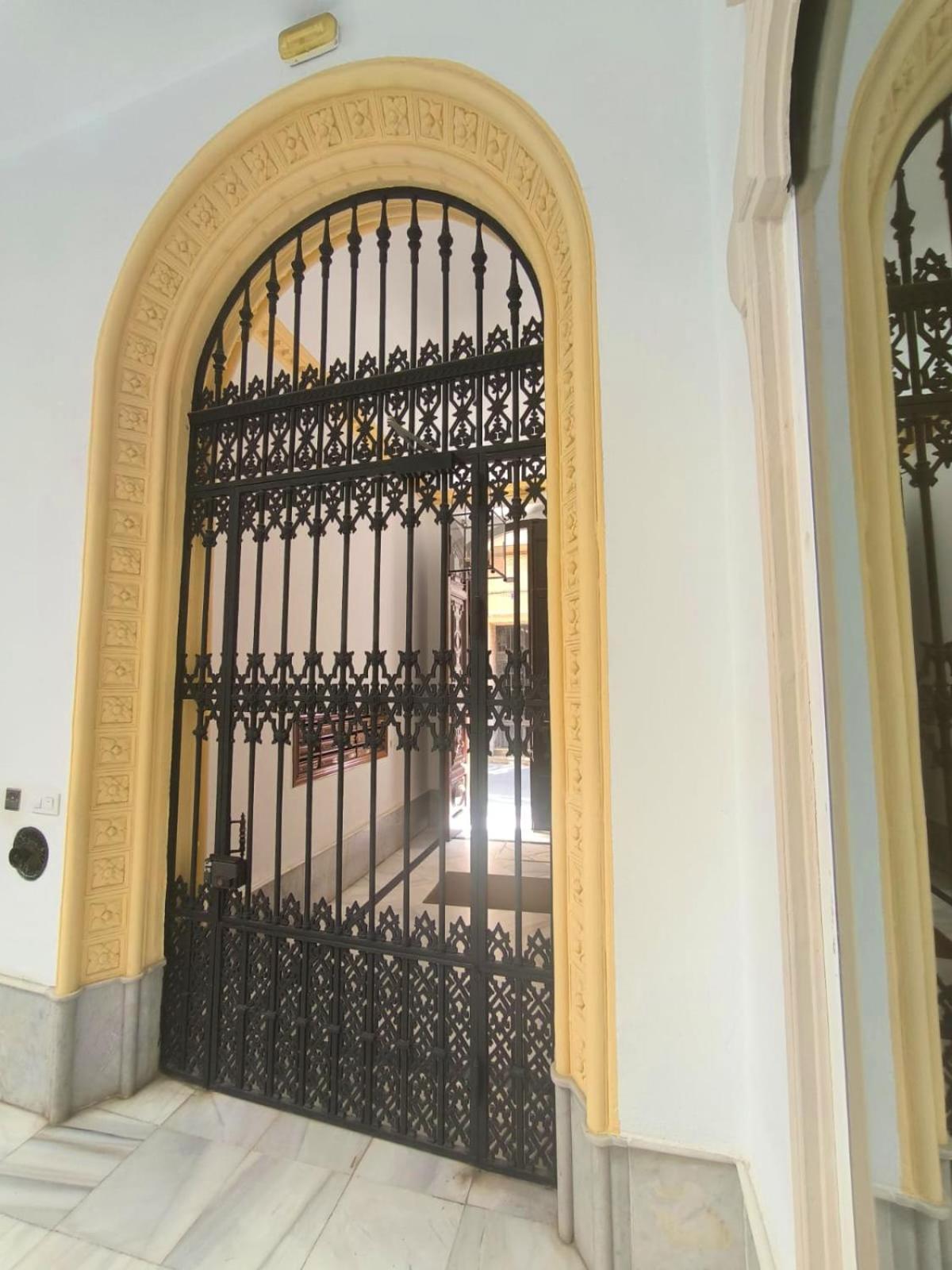 Cathedral Luxury Apartment *