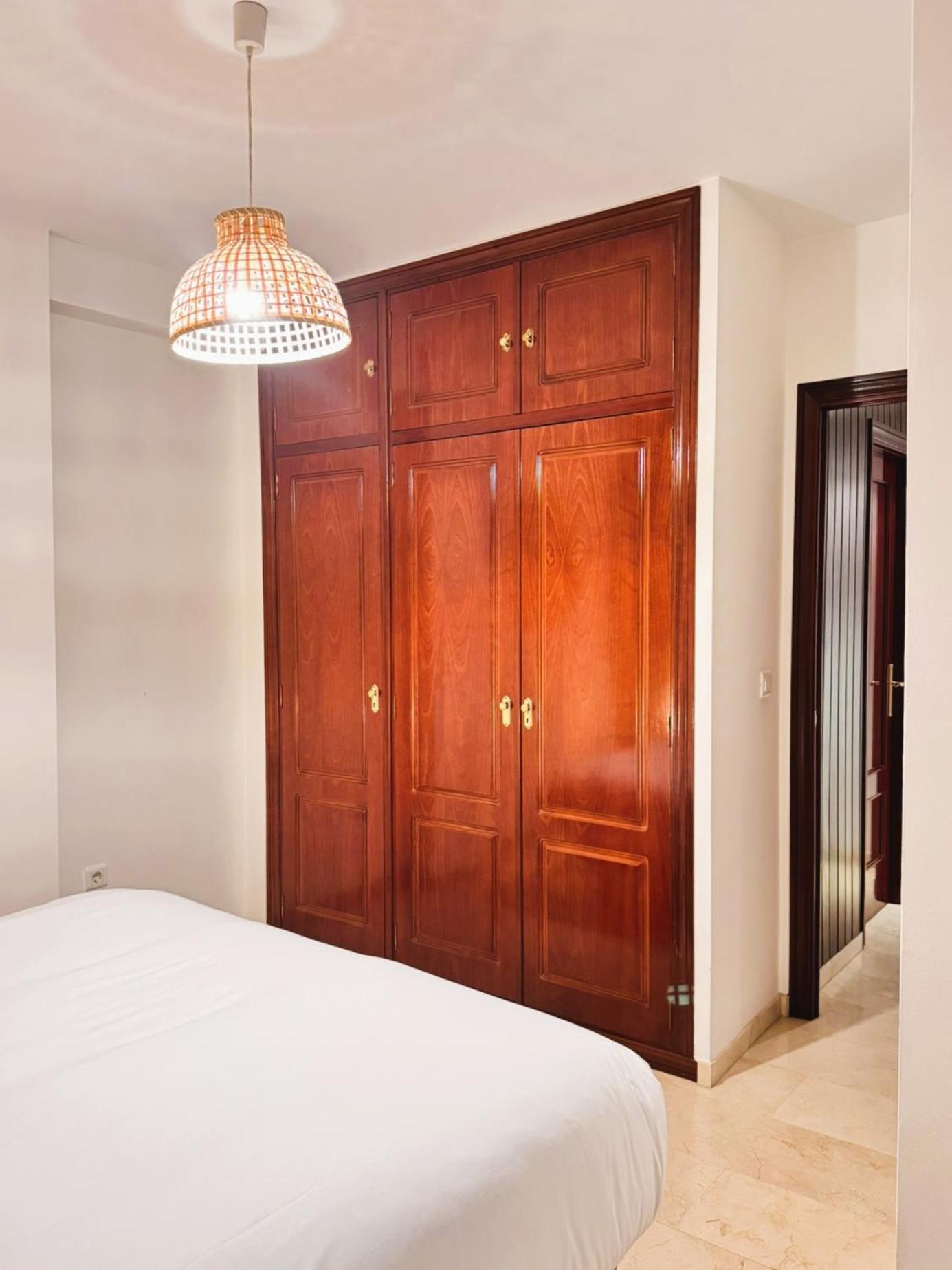 Apartment Huge & Full Equiped - Remedios Seville