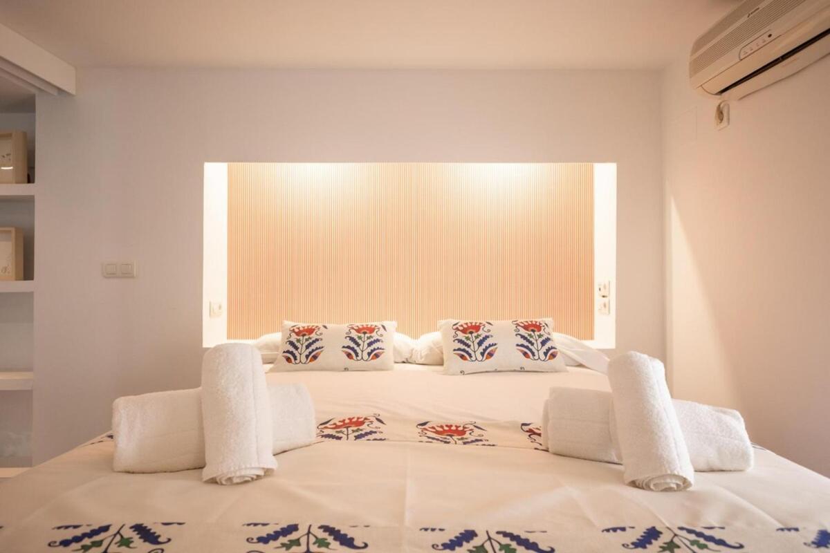 Puerta Osario Oasis By Valcambre * Seville