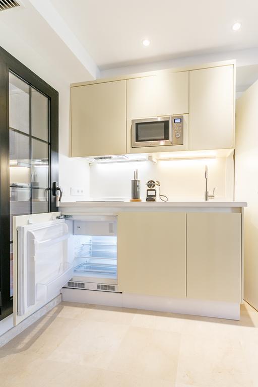 Apartment Living By Cathedral