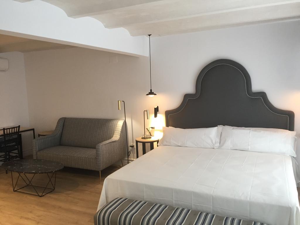 Hom Apartment