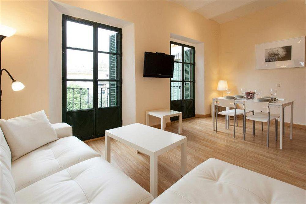 Apartment Plaza De Santa Cruz