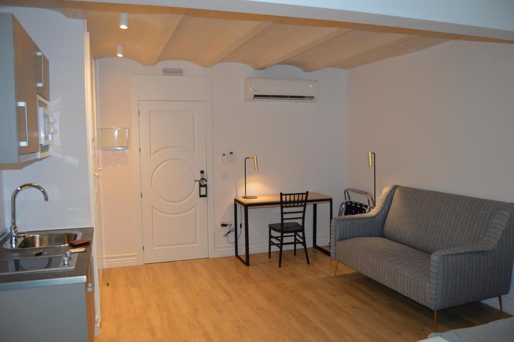 Hom Apartment *