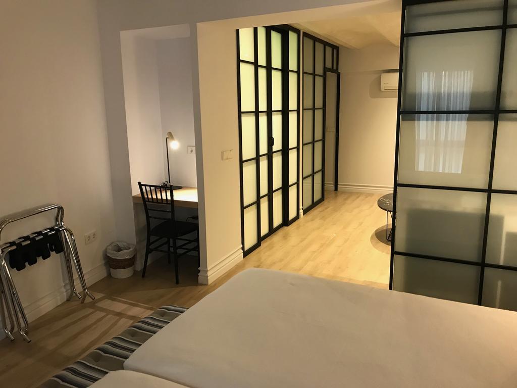 Apartment Hom *