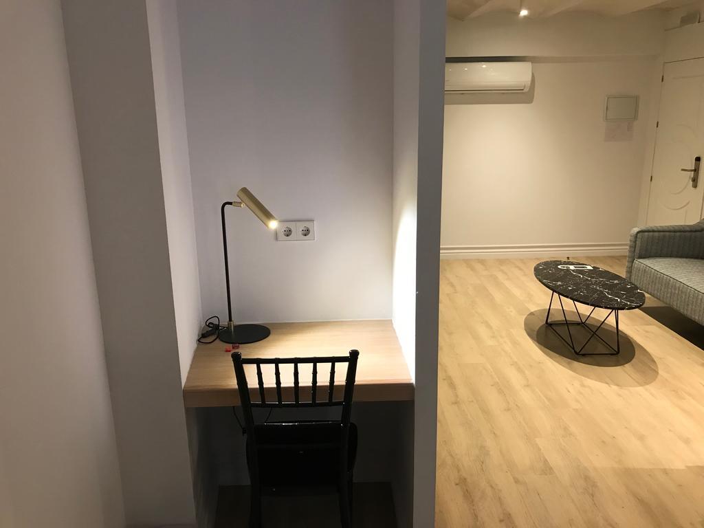 Apartment Hom *
