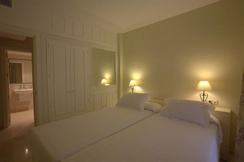 Bright And Beautiful- Vtv- Conde De Torrejon 10 * Seville