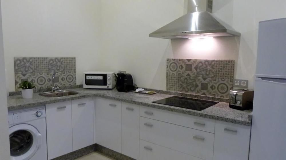 Guzman El Bueno Apartment *