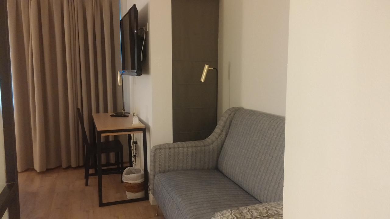 Apartment Hom *