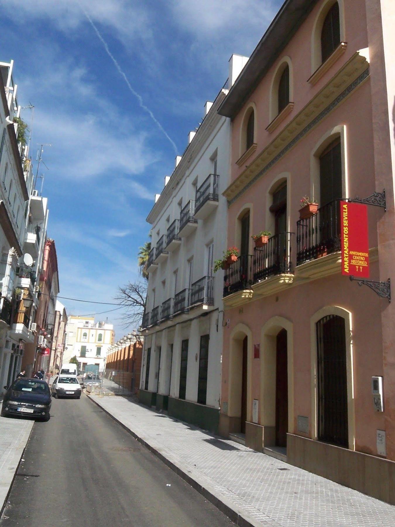 Apartamentos Sevilla Apartment *