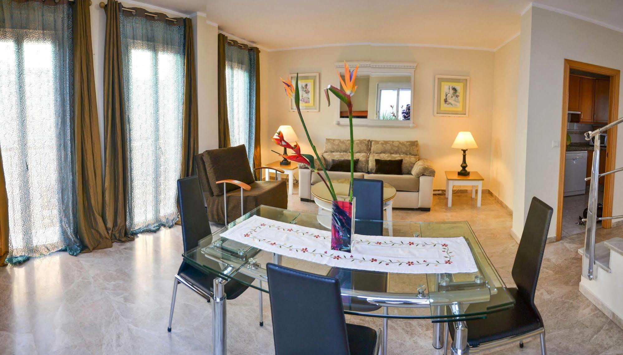 Apartamentos Sevilla Apartment *