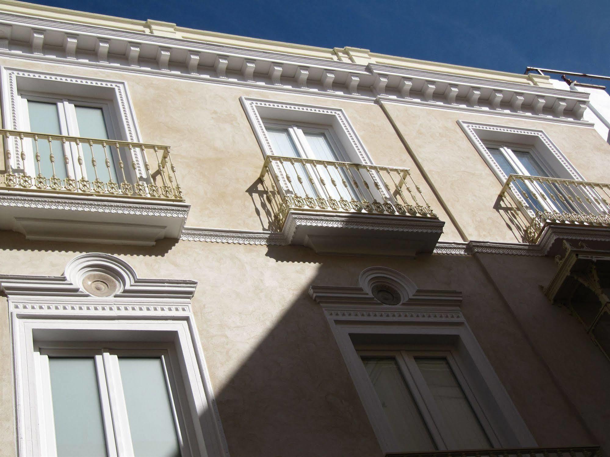 Life San Vicente Seville