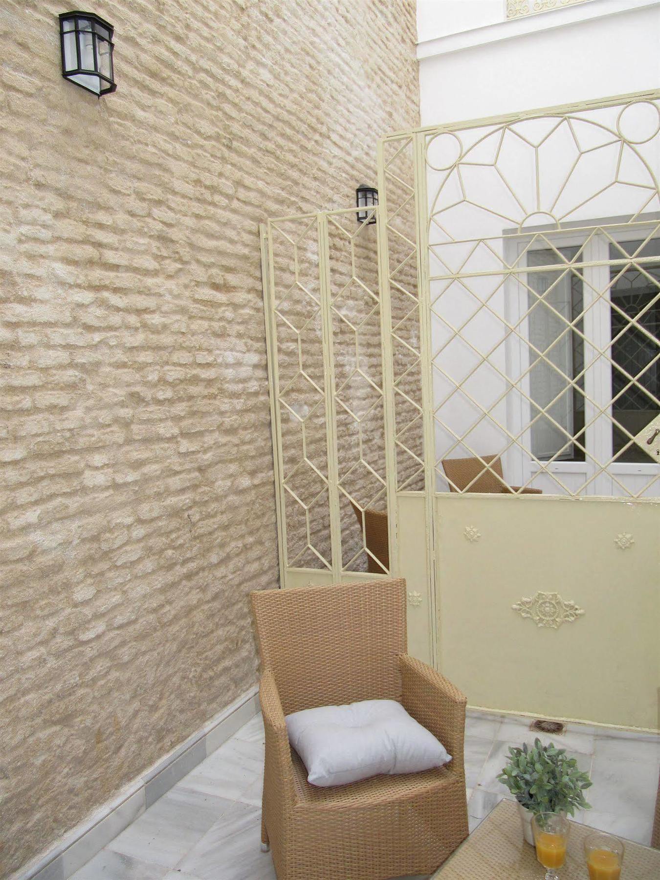 Life San Vicente Apartment
