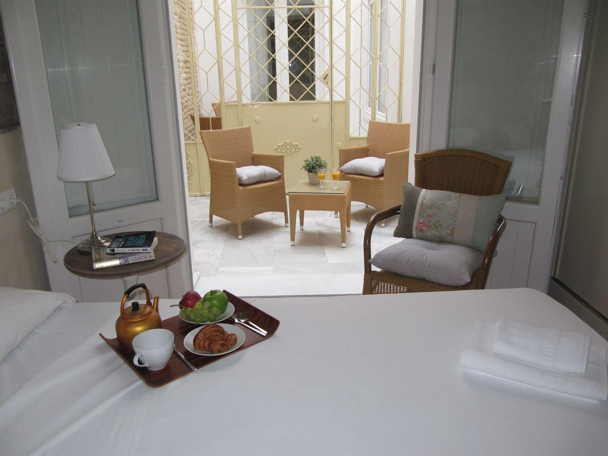 Life San Vicente Apartment
