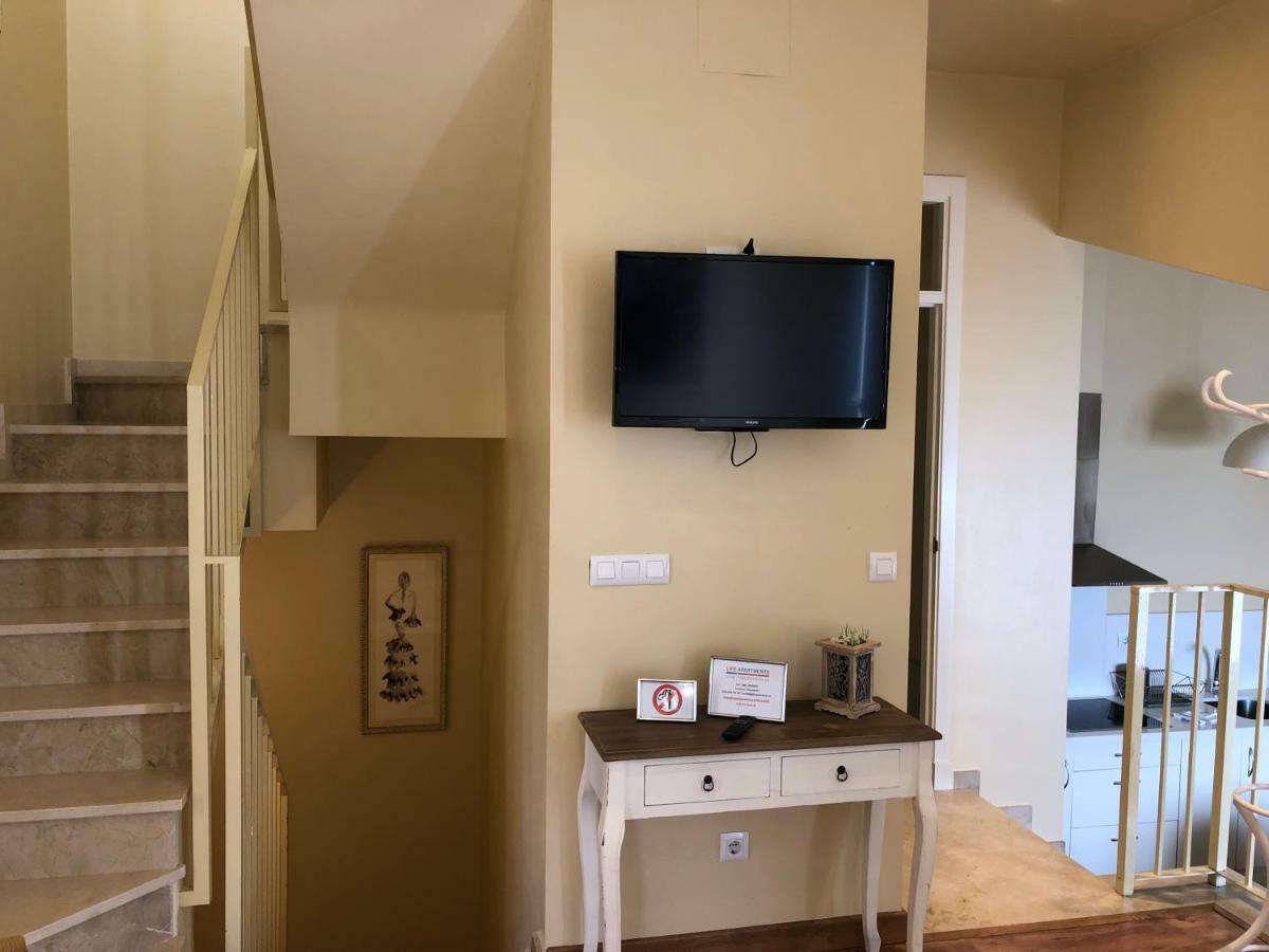 Life San Vicente Apartment Seville