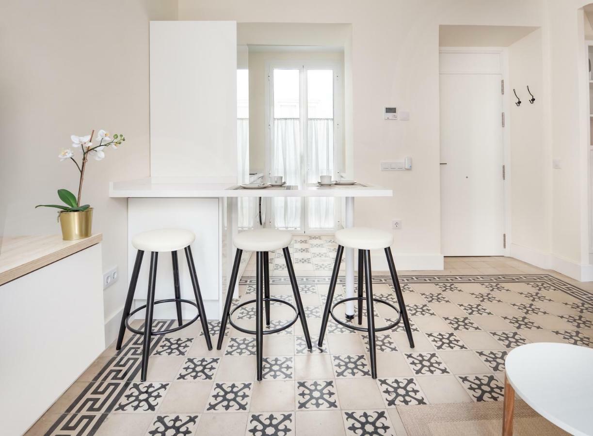 Luxury House 1892 V33-1a Apartment *