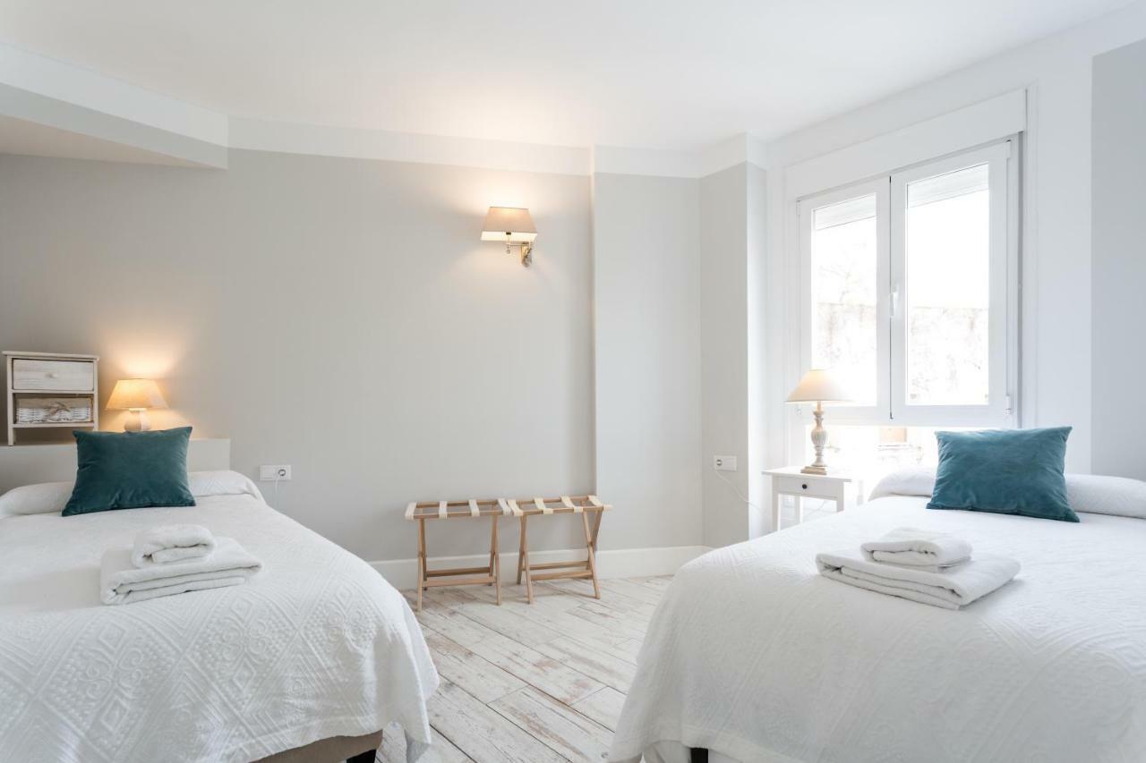 Rg Florida Muralla Alcazar Apartment *