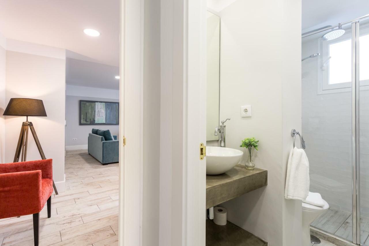 Rg Florida Muralla Alcazar Apartment *