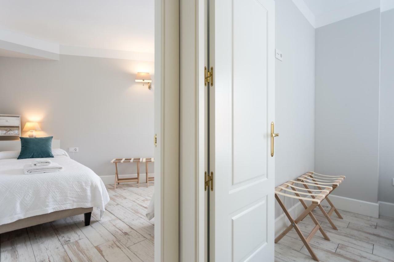 Rg Florida Muralla Alcazar Apartment