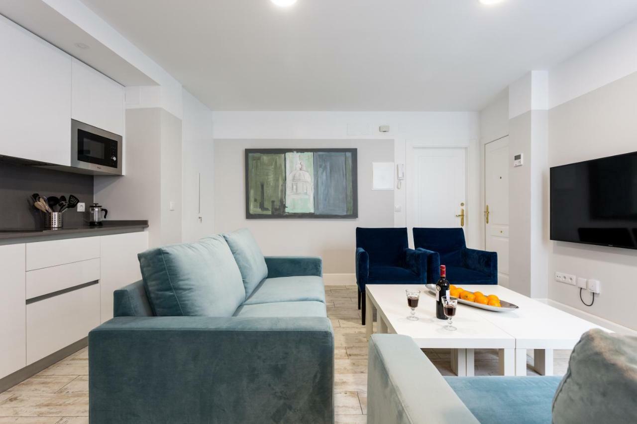 Rg Florida Muralla Alcazar Apartment