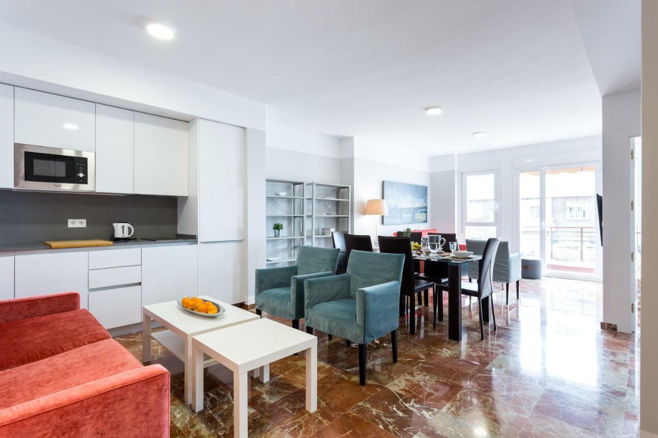 Rg Florida Muralla Alcazar Apartment *
