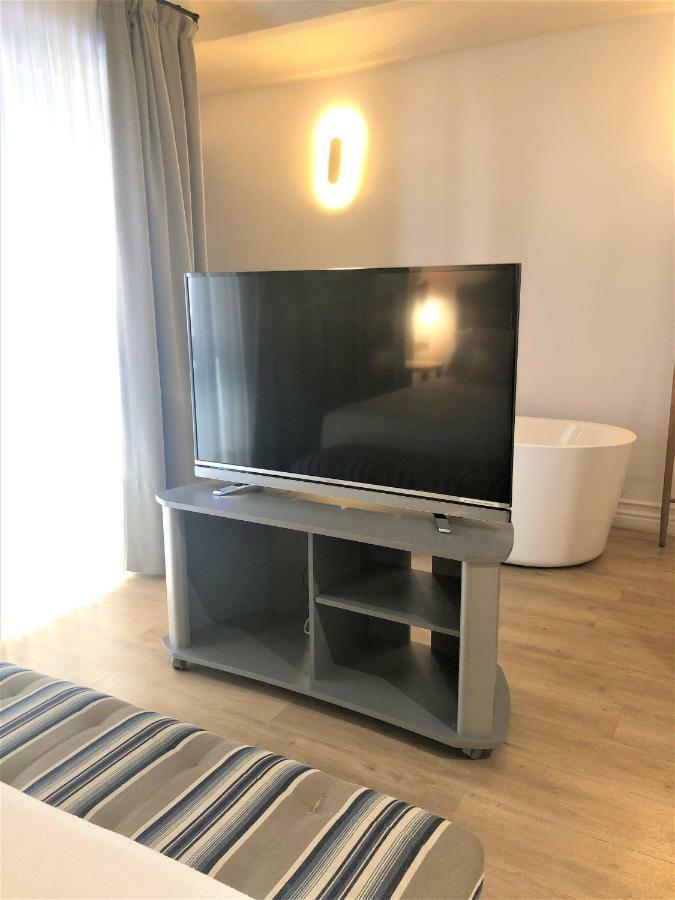 Apartment Hom *