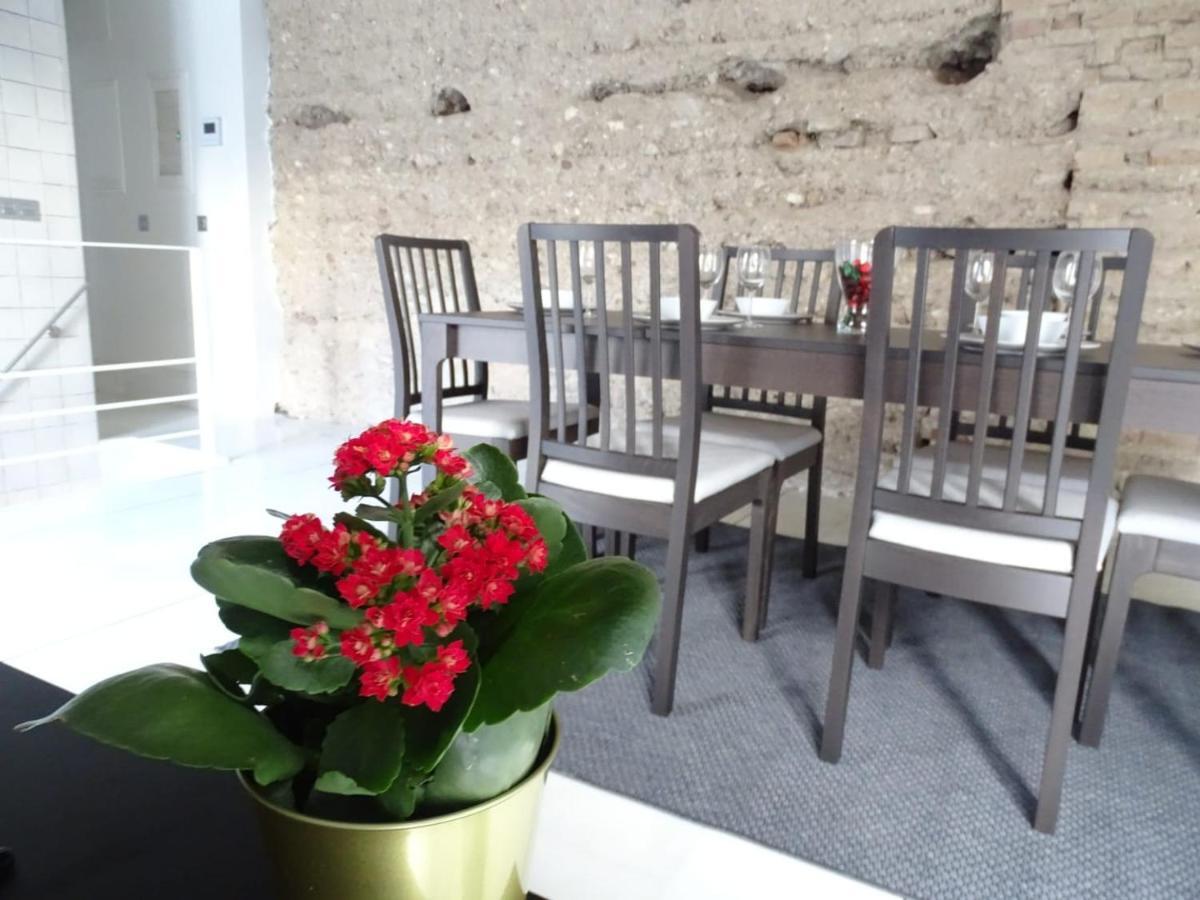 The Of The Alcazar Palace Apartment