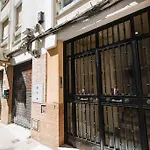Hostly Sol 2Bdr Flat With Patio In Seville Center