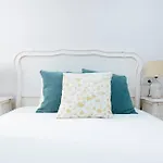 Hostly Sol 2Bdr Flat With Patio In Seville Center