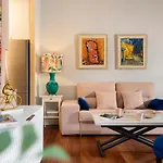 Cathedral Luxury Studio, Swimming Pool And Cathedral Views