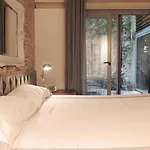 Architecture & Design Home In Triana